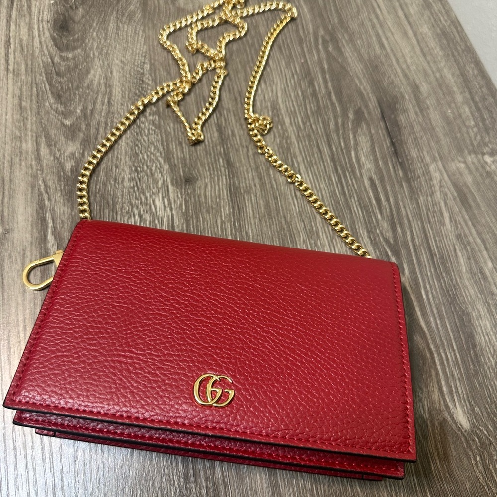 Red crossbody Gucci